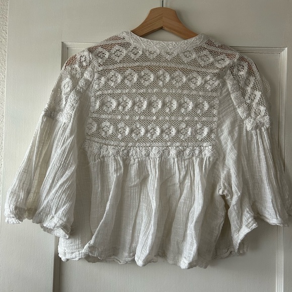 Free People Women’s Medium White Cropped Top w/ Crochet Detail - Picture 3 of 3